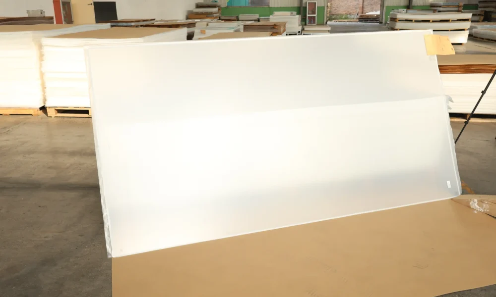 Uma placa de acrílico de 2 mm é flexível?