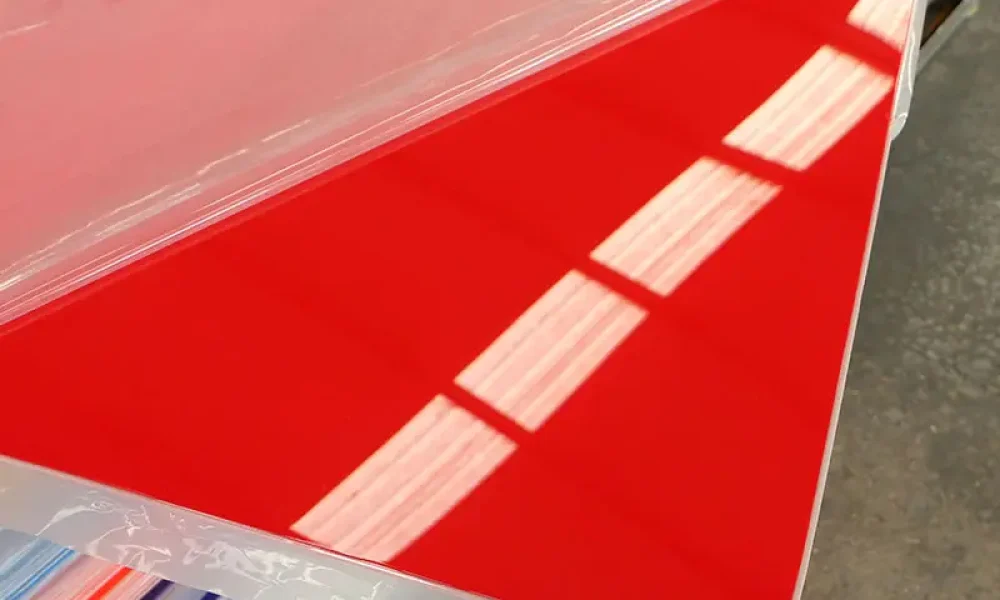 Feuilles acryliques rouges